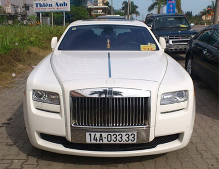 Rolls-Royce trắng biển 03333 ở Quảng Ninh